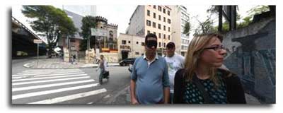 Panoramic still with Artur Matuck, Christina Matuck and Egle Spinelli at the Castelinho da rua Apa from Imaging Sao Paulo. John Craig Freeman, 2006.